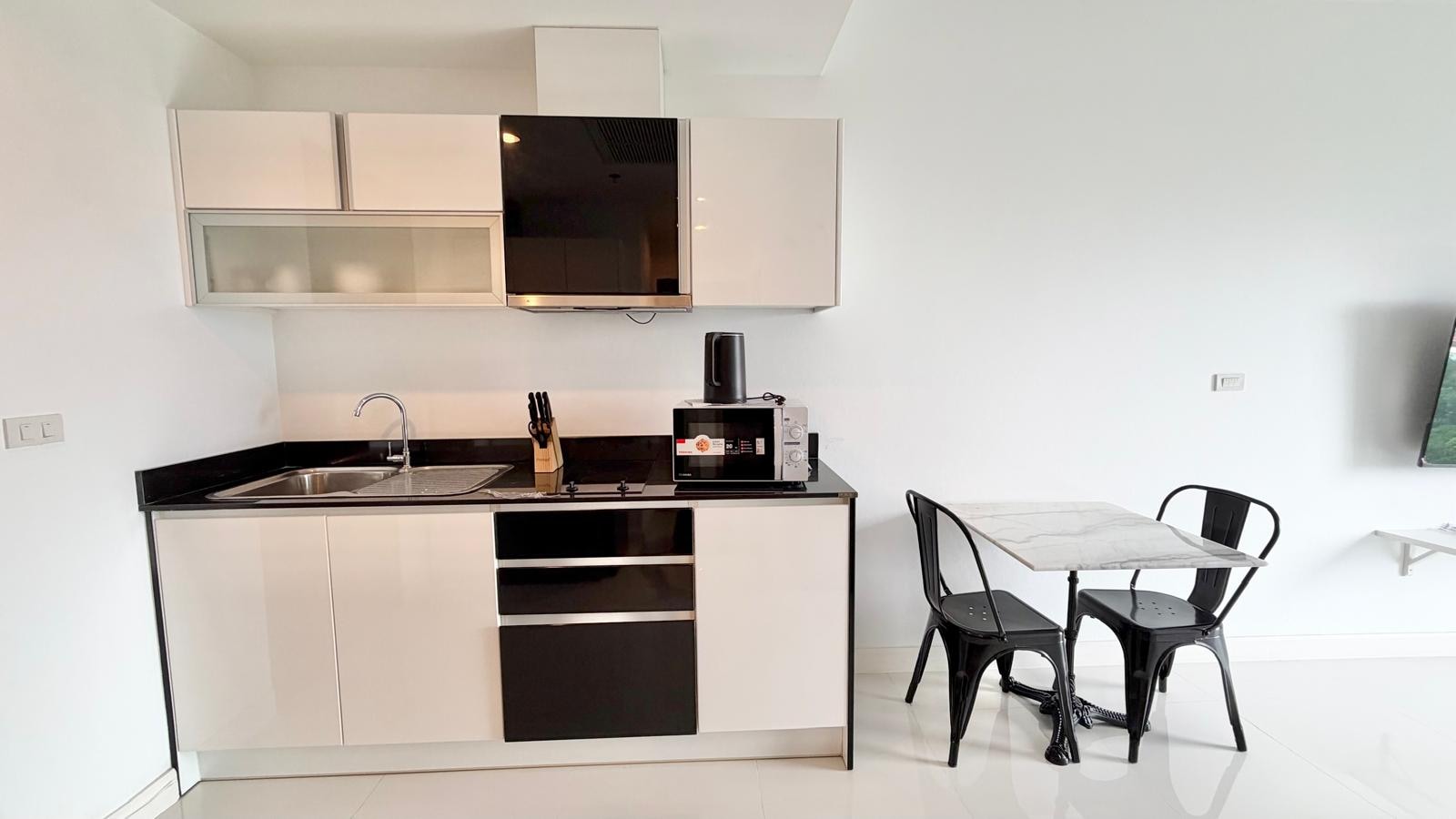 City View One Bedroom Condo For Rent In Prahtamnak photo 12