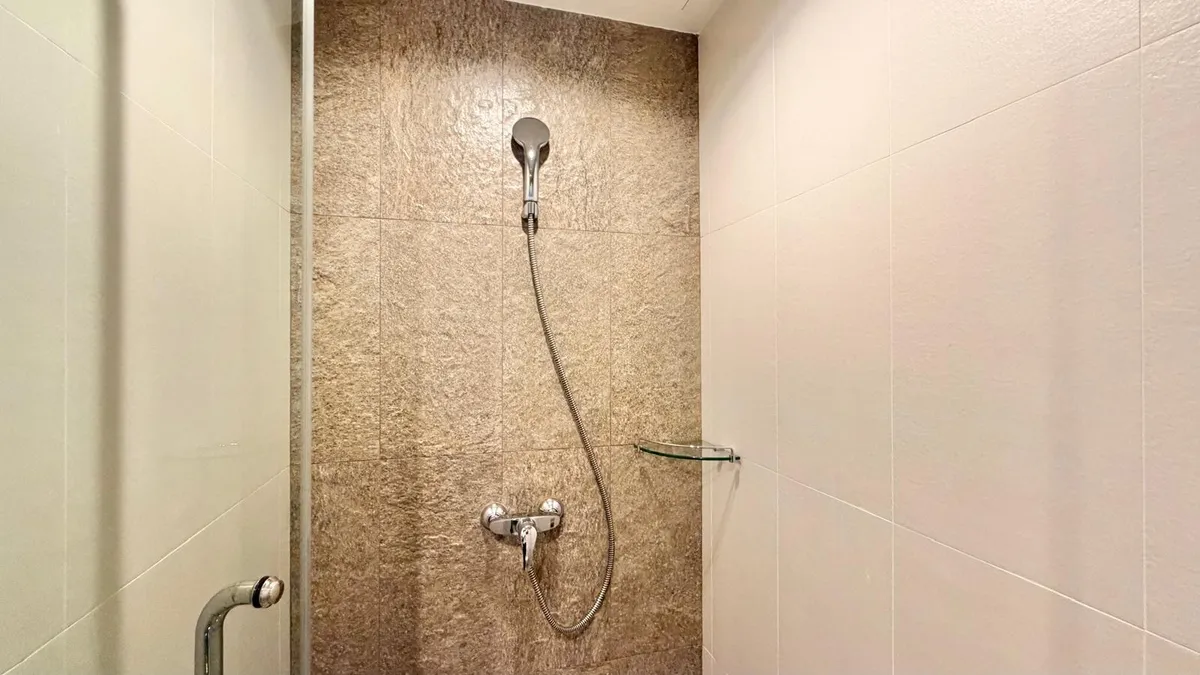 One Bedroom Condo For Rent In Prahtamnak photo 24