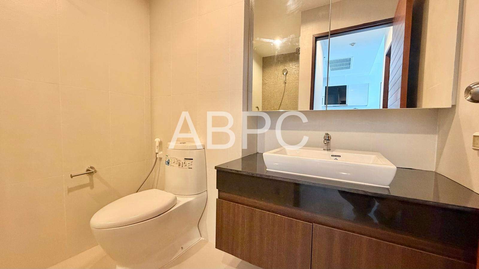 One Bedroom Condo For Rent In Prahtamnak photo 15