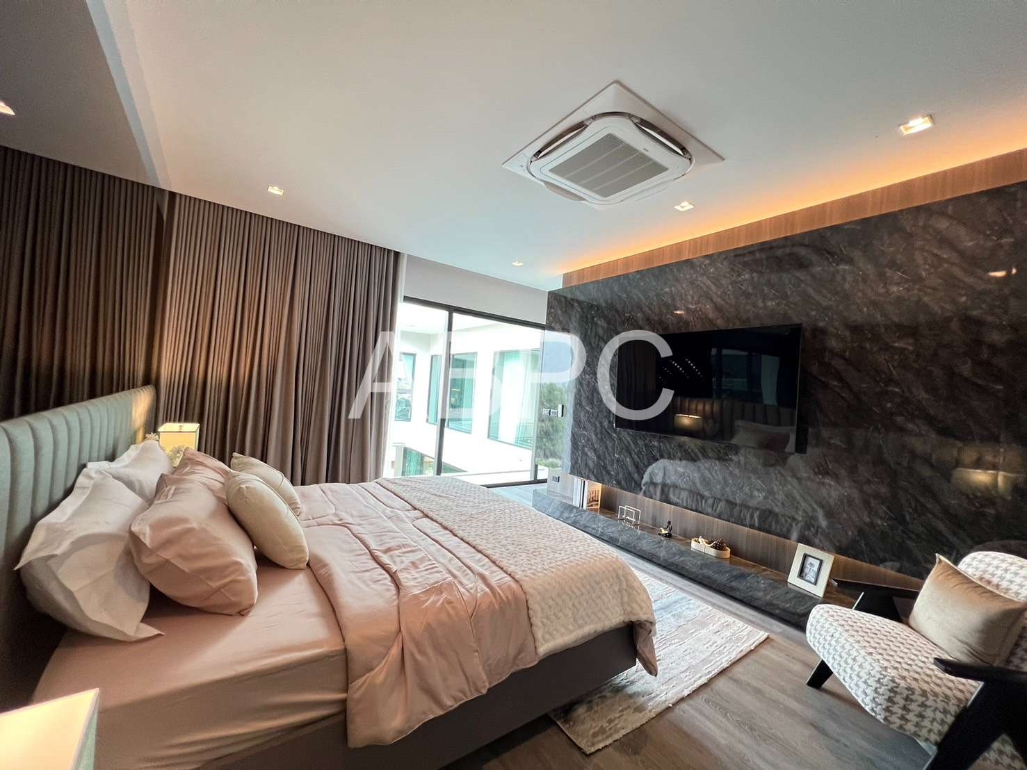 Luxury Pool Villa 4-story house 7 Bed 9 Bath in Pratumnak photo 8
