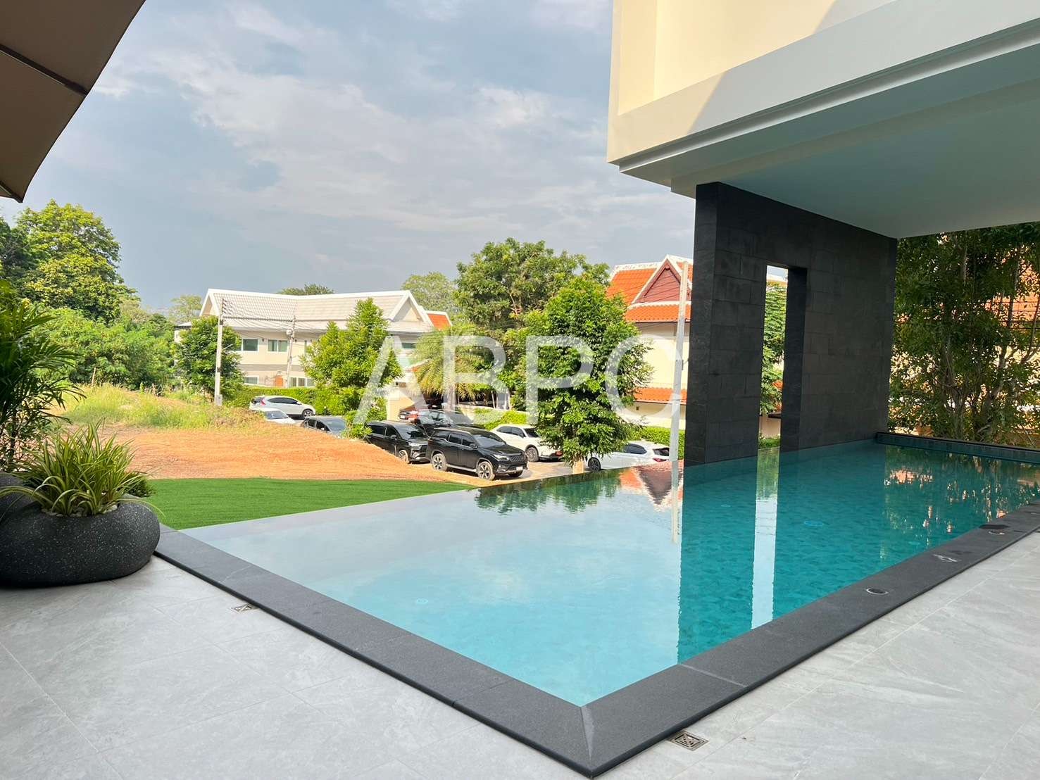 Luxury Pool Villa 4-story house 7 Bed 9 Bath in Pratumnak photo 3