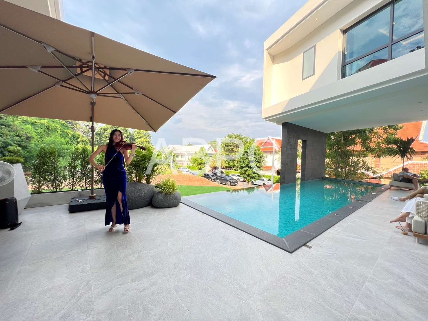 Luxury Pool Villa 4-story house 7 Bed 9 Bath in Pratumnak