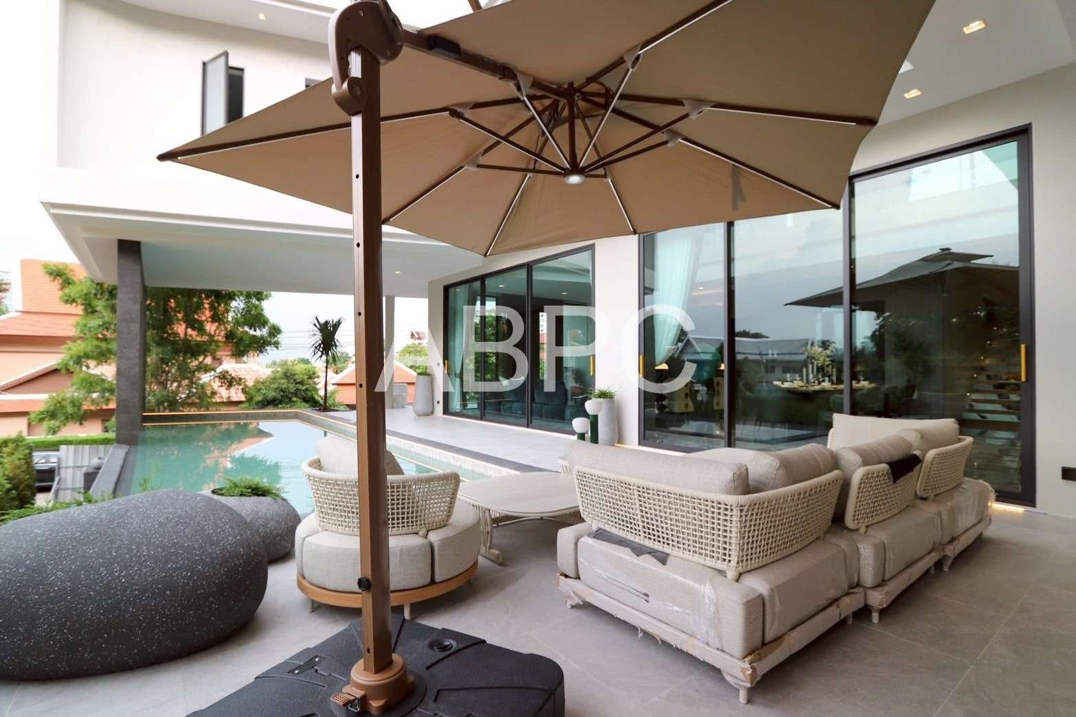 Luxury Pool Villa 4-story house 7 Bed 9 Bath in Pratumnak photo 4