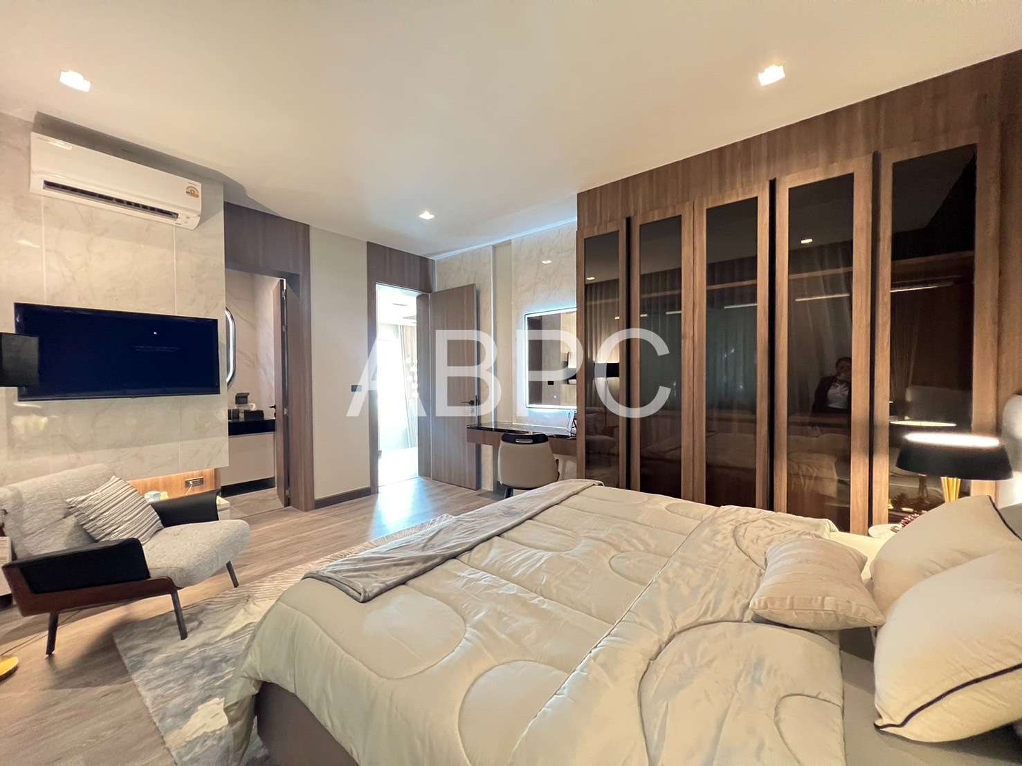 Luxury Pool Villa 4-story house 7 Bed 9 Bath in Pratumnak photo 7