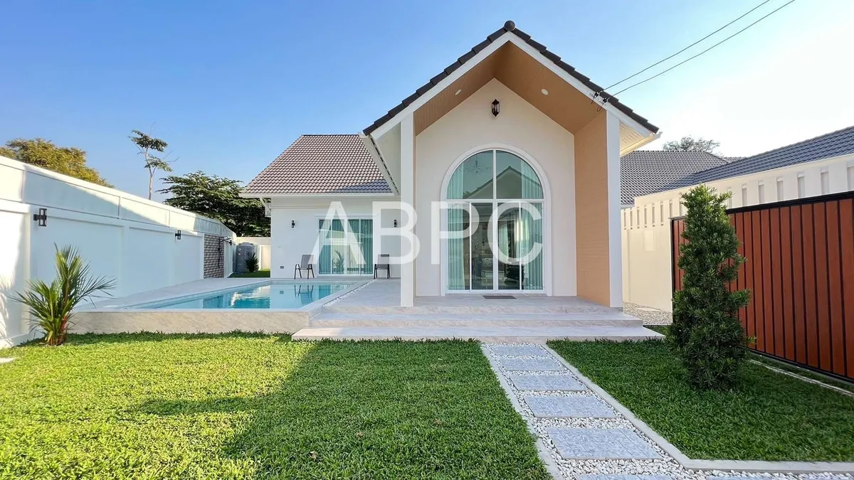 Pool Villa 3 Bedroom 4 Bathrooms in Mapprachan