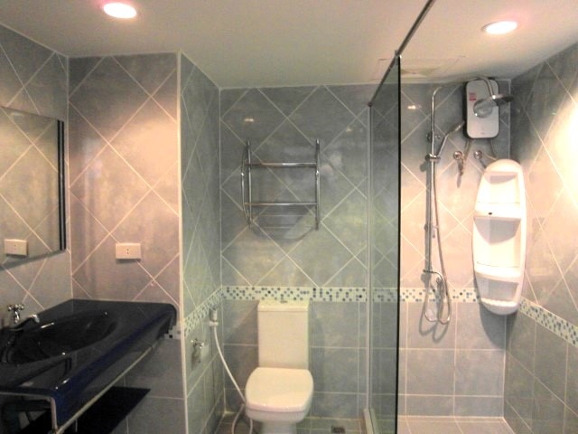 Spacious 1 bedroom 1 bathroom in Jomtien for Sale/Rent photo 17