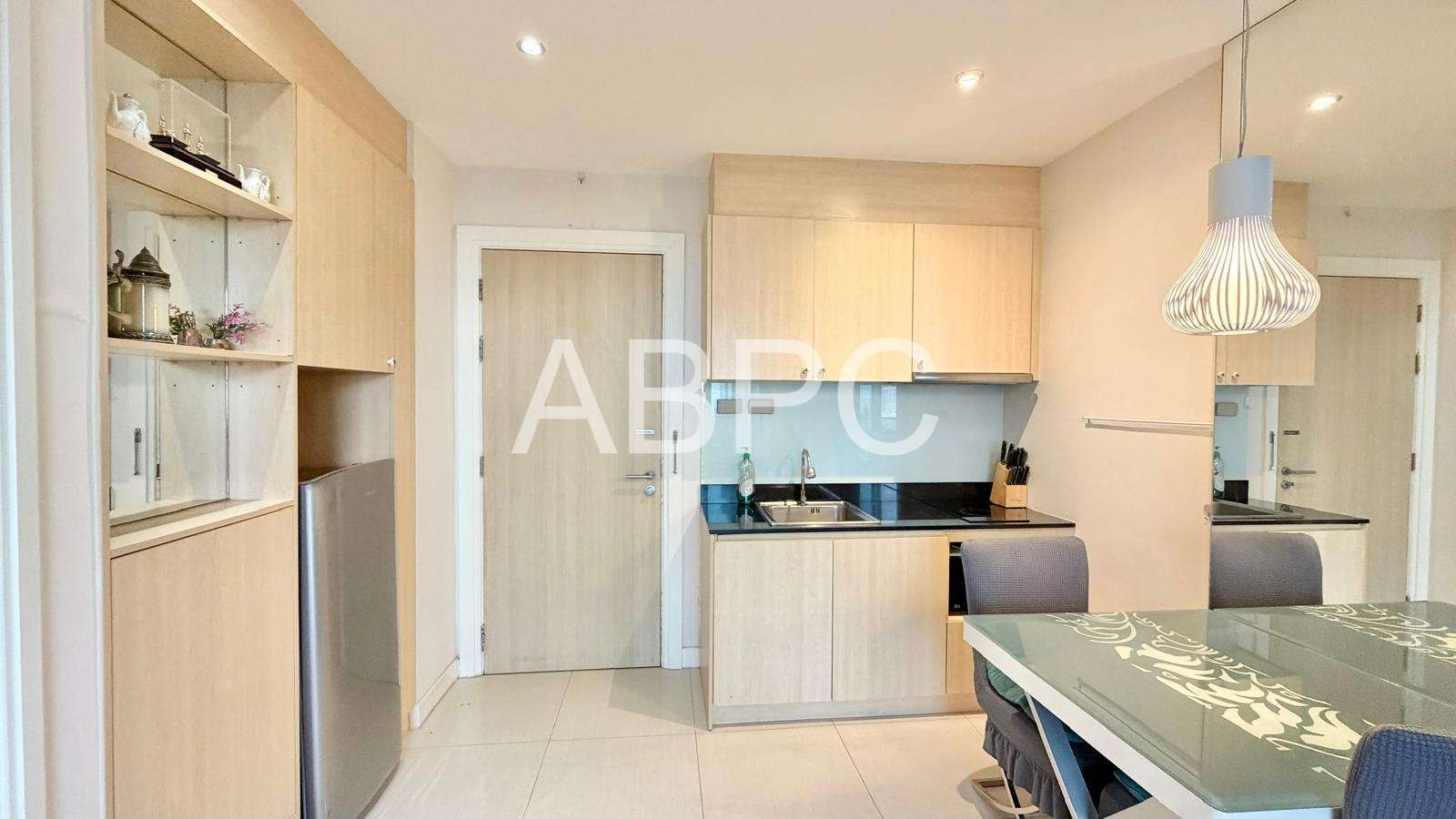 Sea-View One Bedroom Condo For Sale Or Rent  On Tappraya photo 2