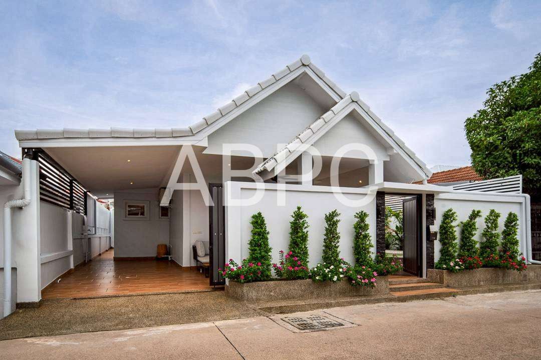 Newly Renovated Pool Villa 2 story 4 bedrooms 5 bathrooms in South for Sale photo 4