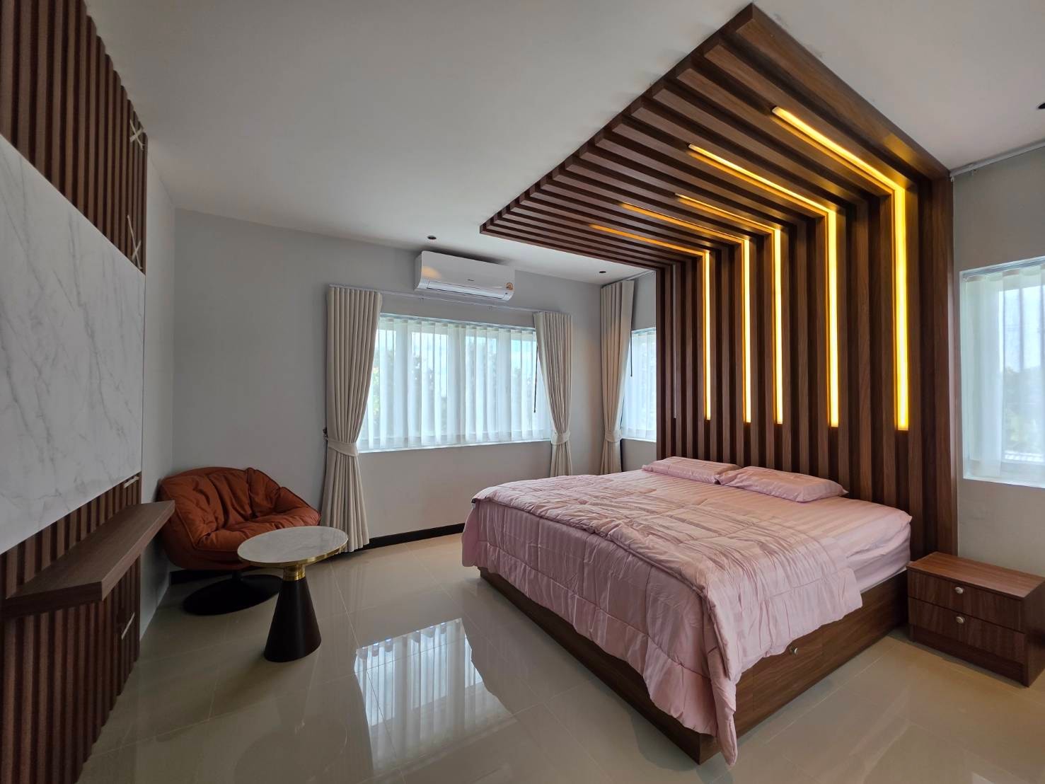 5 Bedroom 5 Bathroom With Private Pool in East Pattaya photo 17