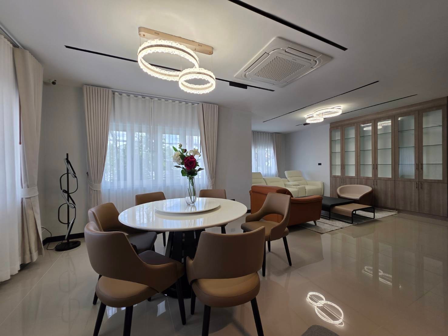5 Bedroom 5 Bathroom With Private Pool in East Pattaya photo 30