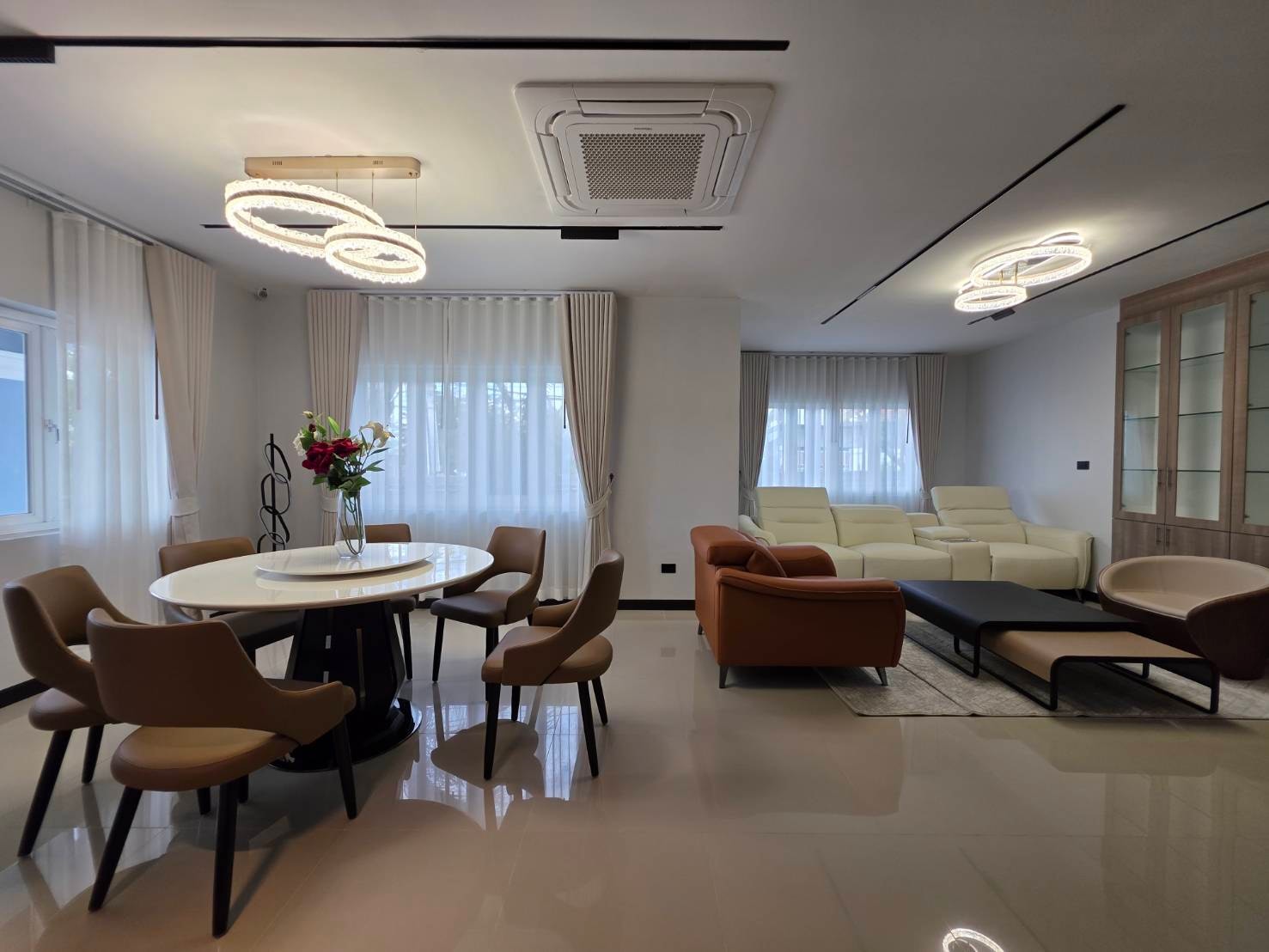 5 Bedroom 5 Bathroom With Private Pool in East Pattaya photo 29