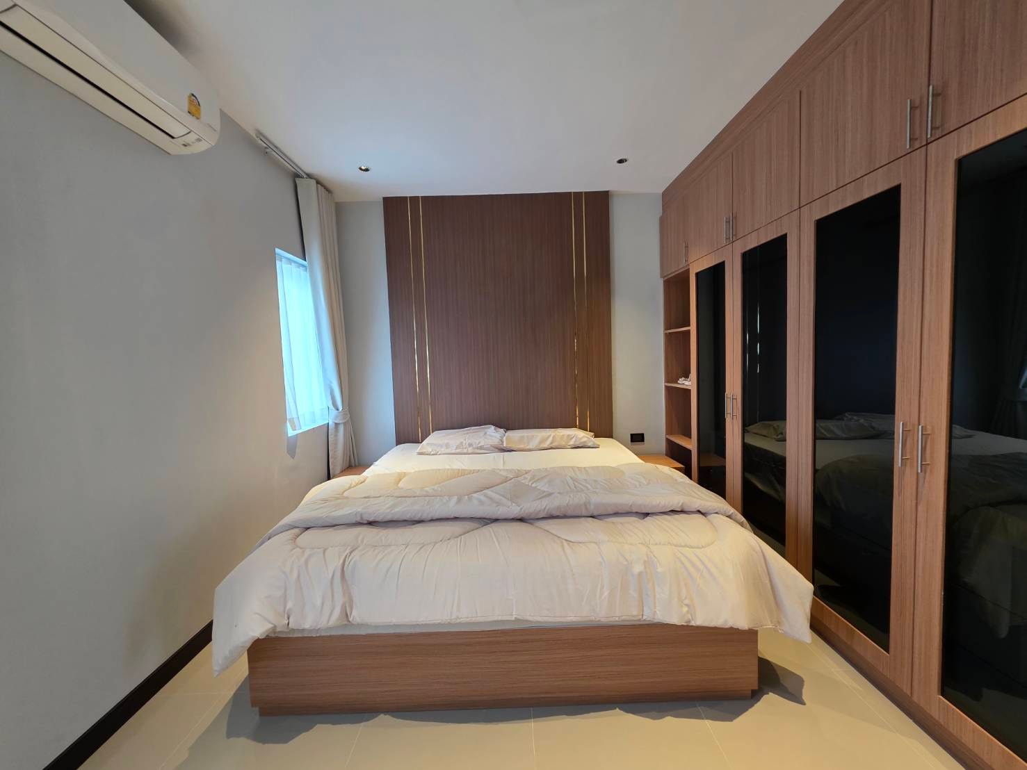 5 Bedroom 5 Bathroom With Private Pool in East Pattaya photo 23