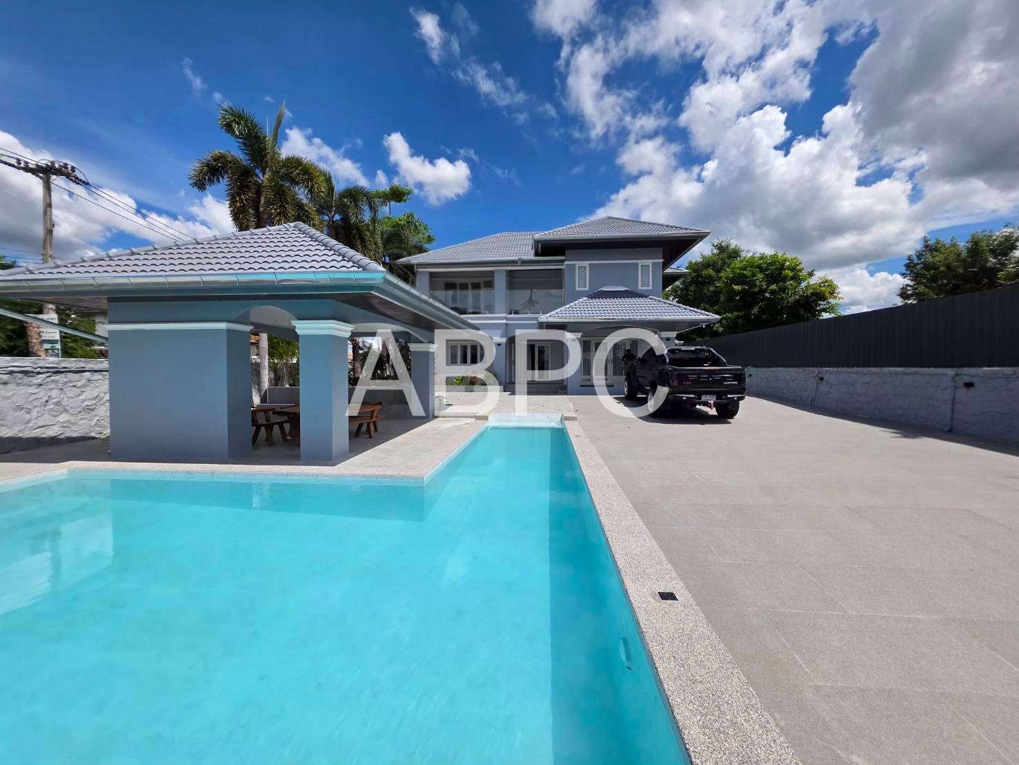 5 Bedroom 5 Bathroom With Private Pool in East Pattaya