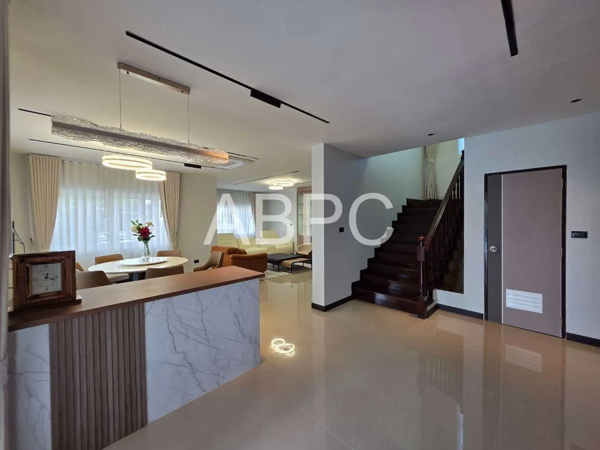 5 Bedroom 5 Bathroom With Private Pool in East Pattaya photo 15