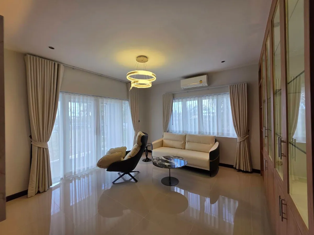 5 Bedroom 5 Bathroom With Private Pool in East Pattaya photo 23