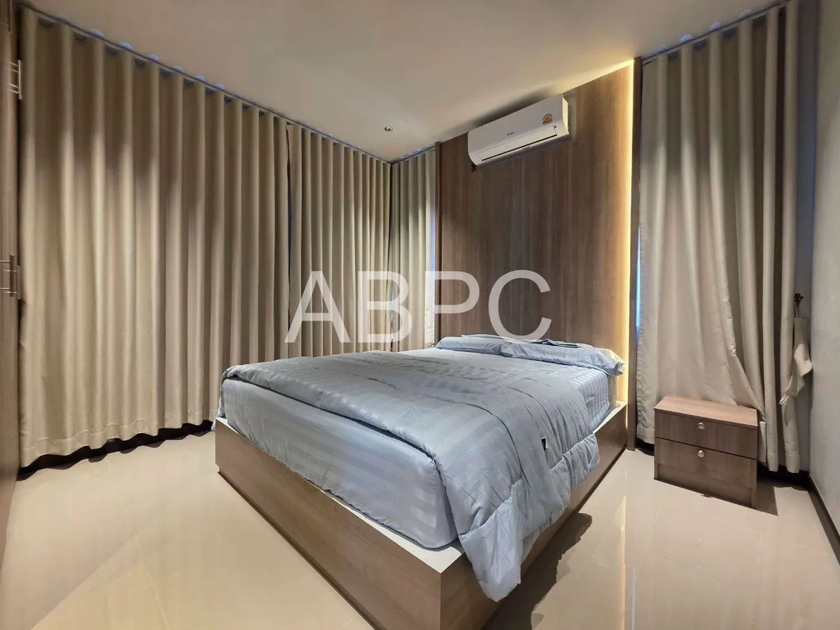 5 Bedroom 5 Bathroom With Private Pool in East Pattaya photo 9