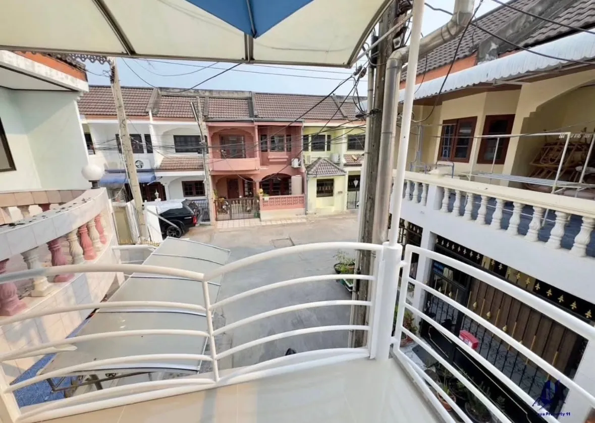 City center 4 bed renovated townhouse photo 12