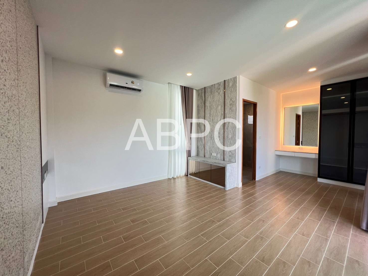 Pool Villa 5 Bedrooms 6 Bathrooms in Huay yai photo 9