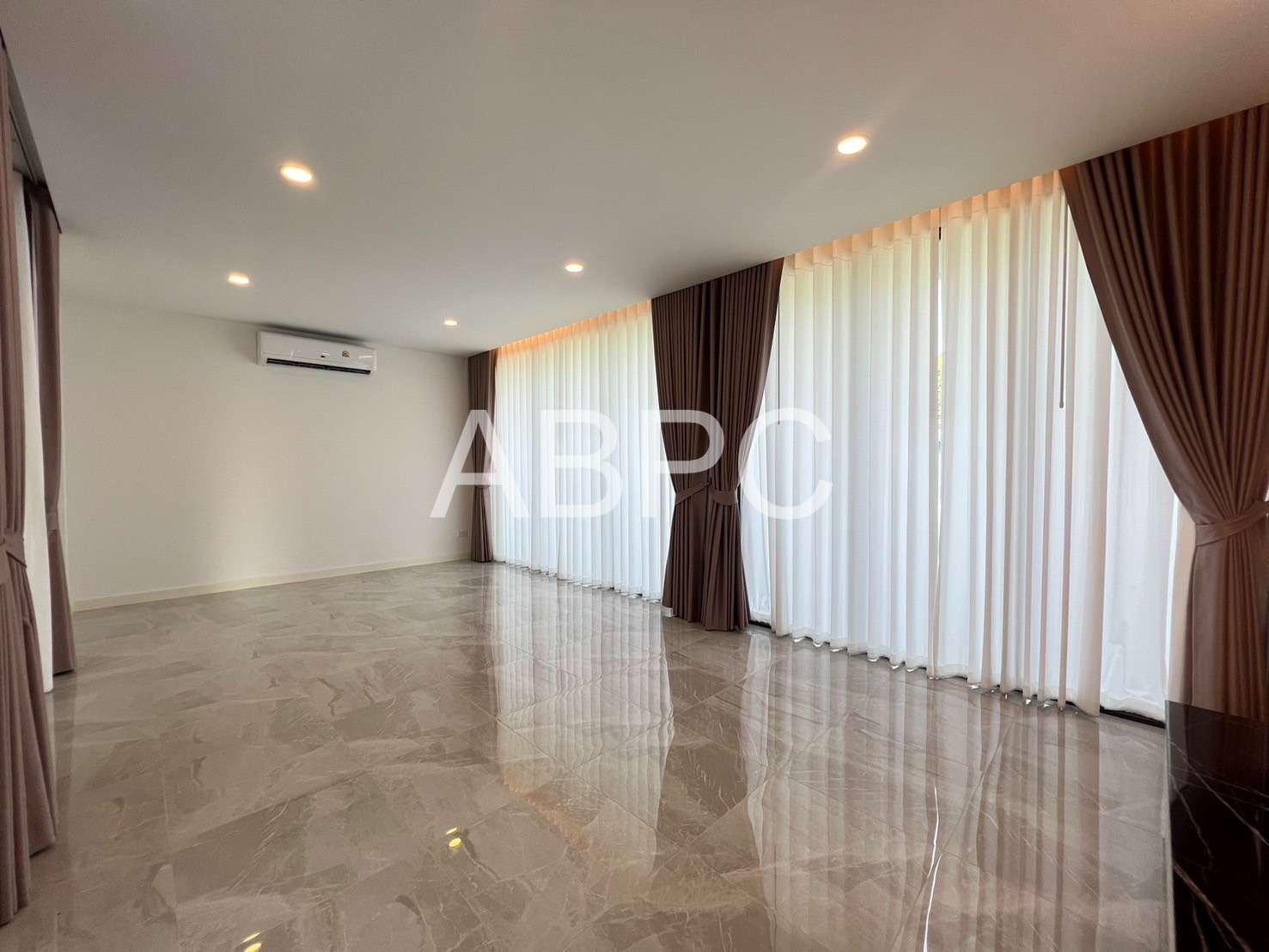 Pool Villa 5 Bedrooms 6 Bathrooms in Huay yai photo 7