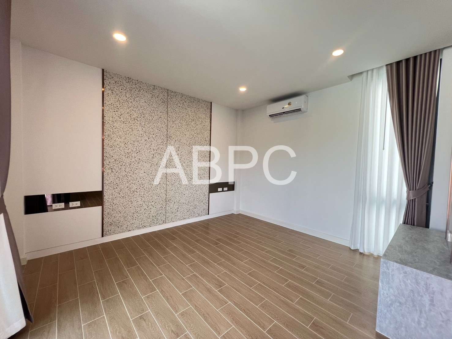 Pool Villa 5 Bedrooms 6 Bathrooms in Huay yai photo 11