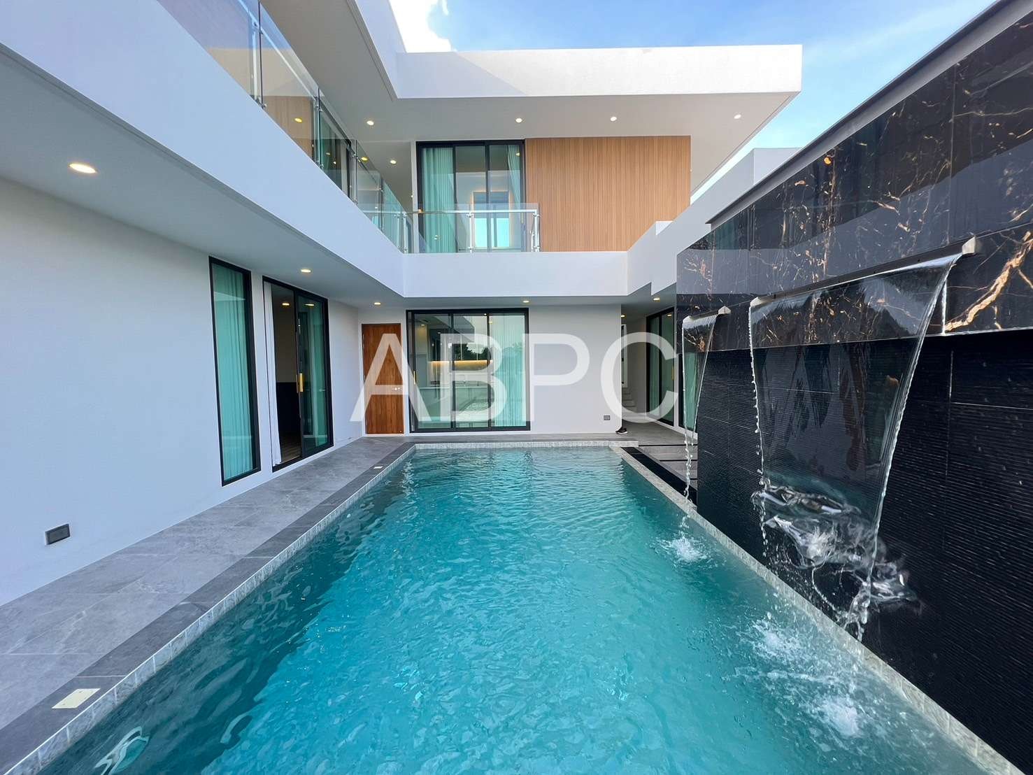 Pool Villa 5 Bedrooms 6 Bathrooms in Huay yai