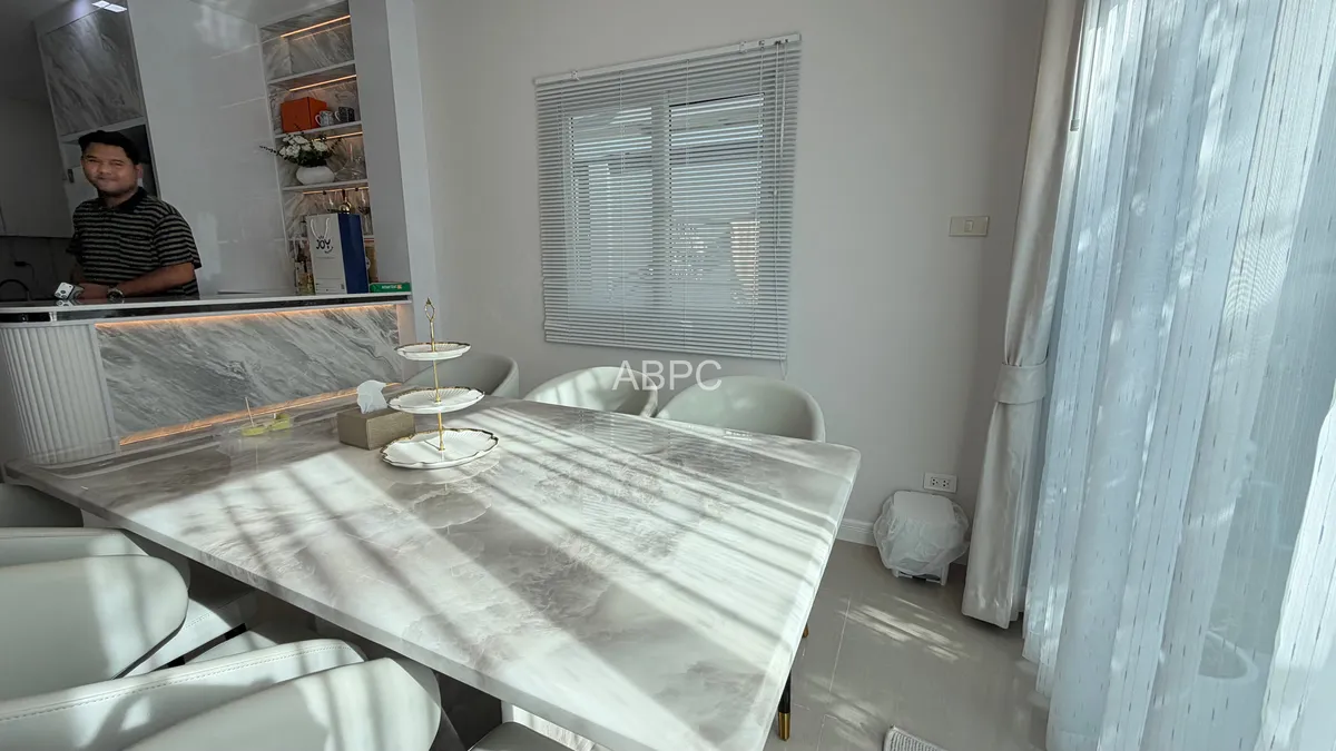 Like New 3 Bed 3 Bath House In East Pattaya photo 9