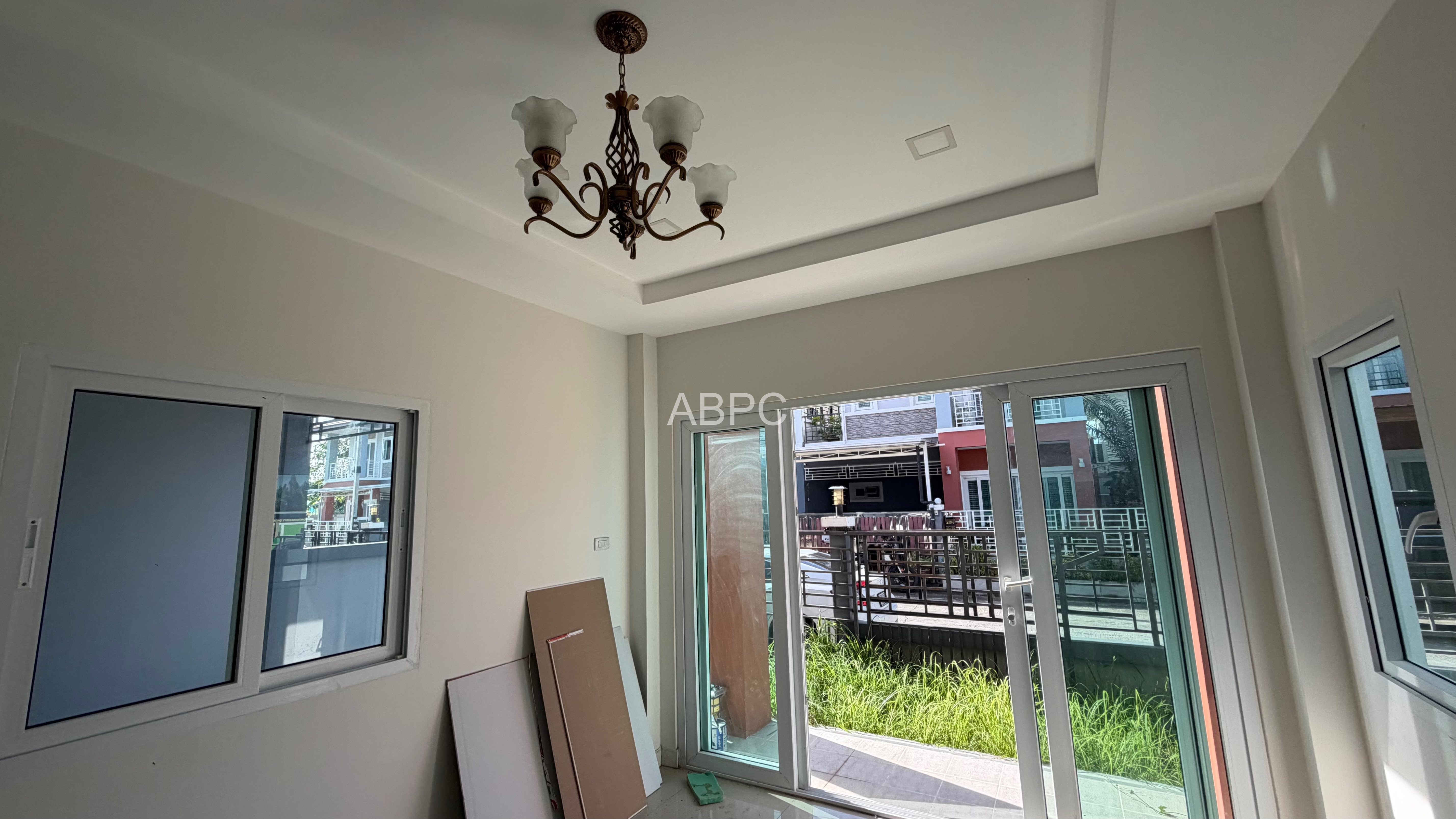 Like New 3 Bed 3 Bath House In East Pattaya photo 10