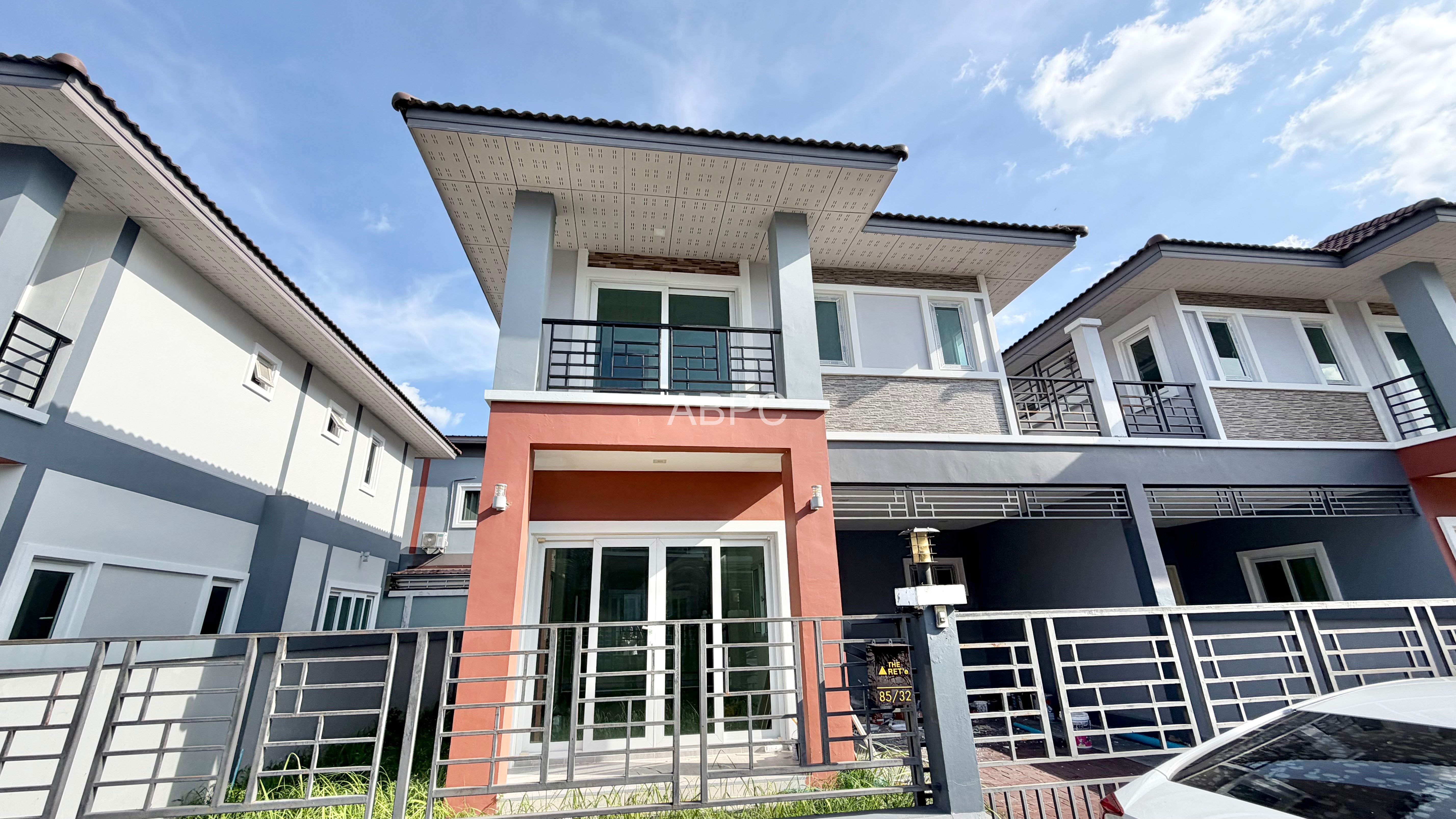 Like New 3 Bed 3 Bath House In East Pattaya photo 12