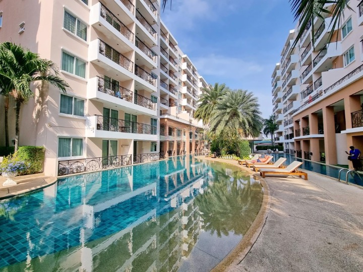 Direct pool access one bed photo 20