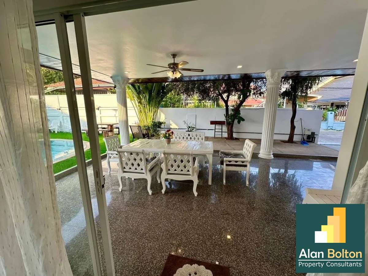 Pool Villa for rent 5 Bedrooms 6 Bathrooms in Jomtien photo 3