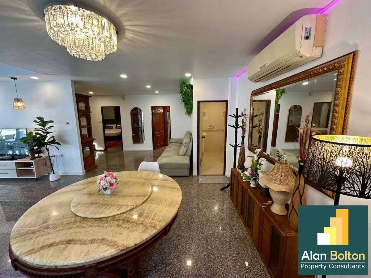 Pool Villa for rent 5 Bedrooms 6 Bathrooms in Jomtien photo 8