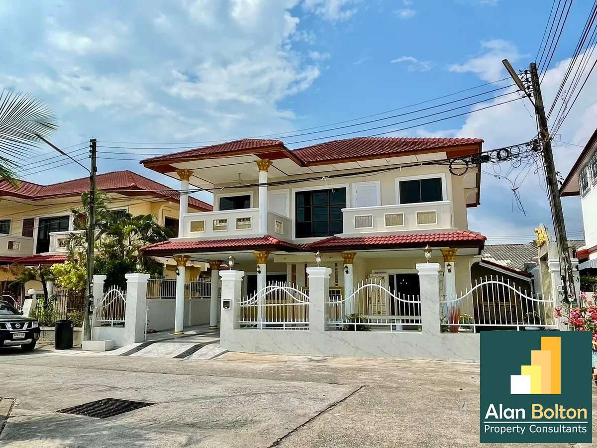 House for rent 5 Bedrooms 3 Bathrooms in East Pattaya photo 2