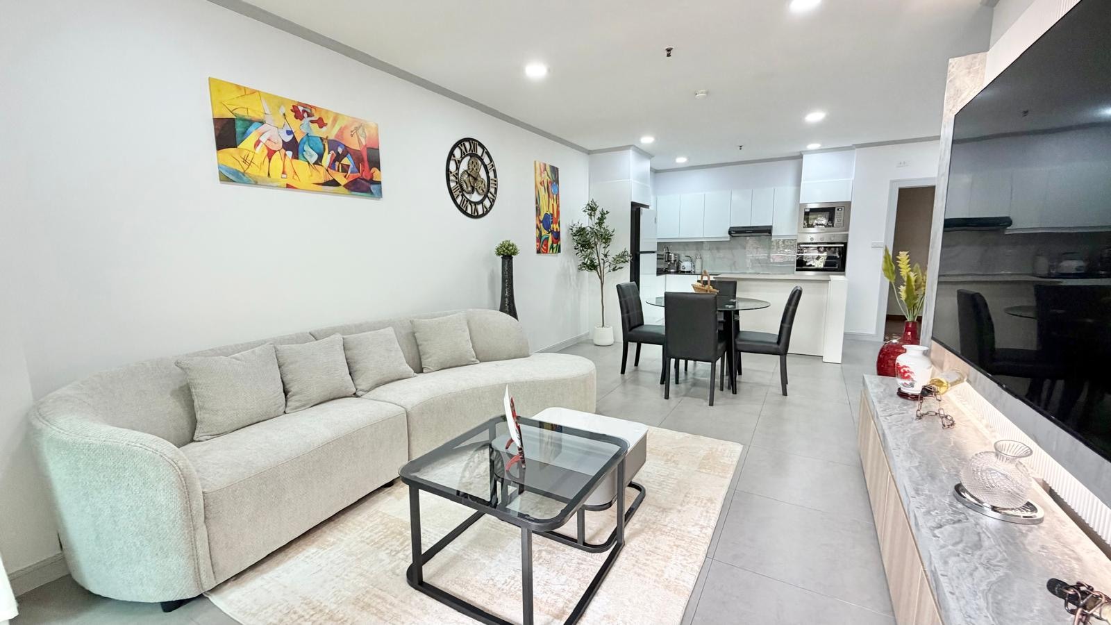 Newly Renovated 1 bedroom Condo For Sale In Prahtamnak photo 28