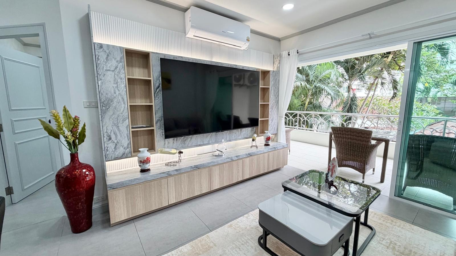 Newly Renovated 1 bedroom Condo For Sale In Prahtamnak photo 20
