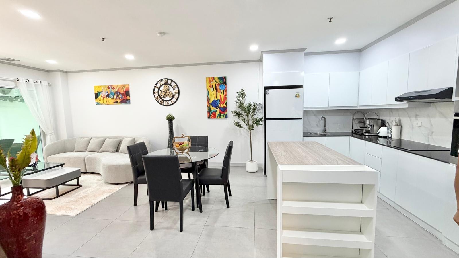 Newly Renovated 1 bedroom Condo For Sale In Prahtamnak photo 23