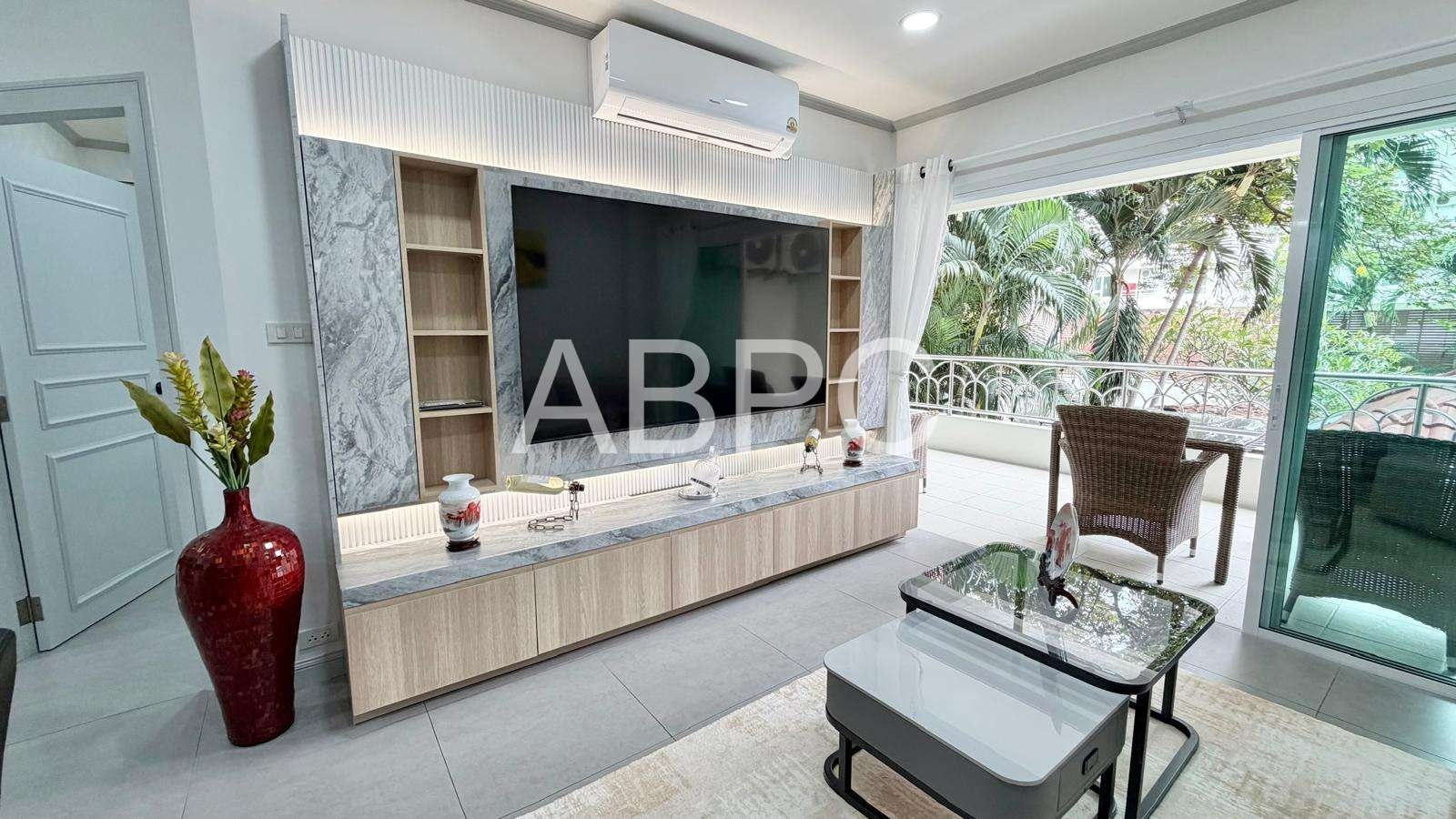Newly Renovated 1 bedroom Condo For Sale In Prahtamnak photo 13