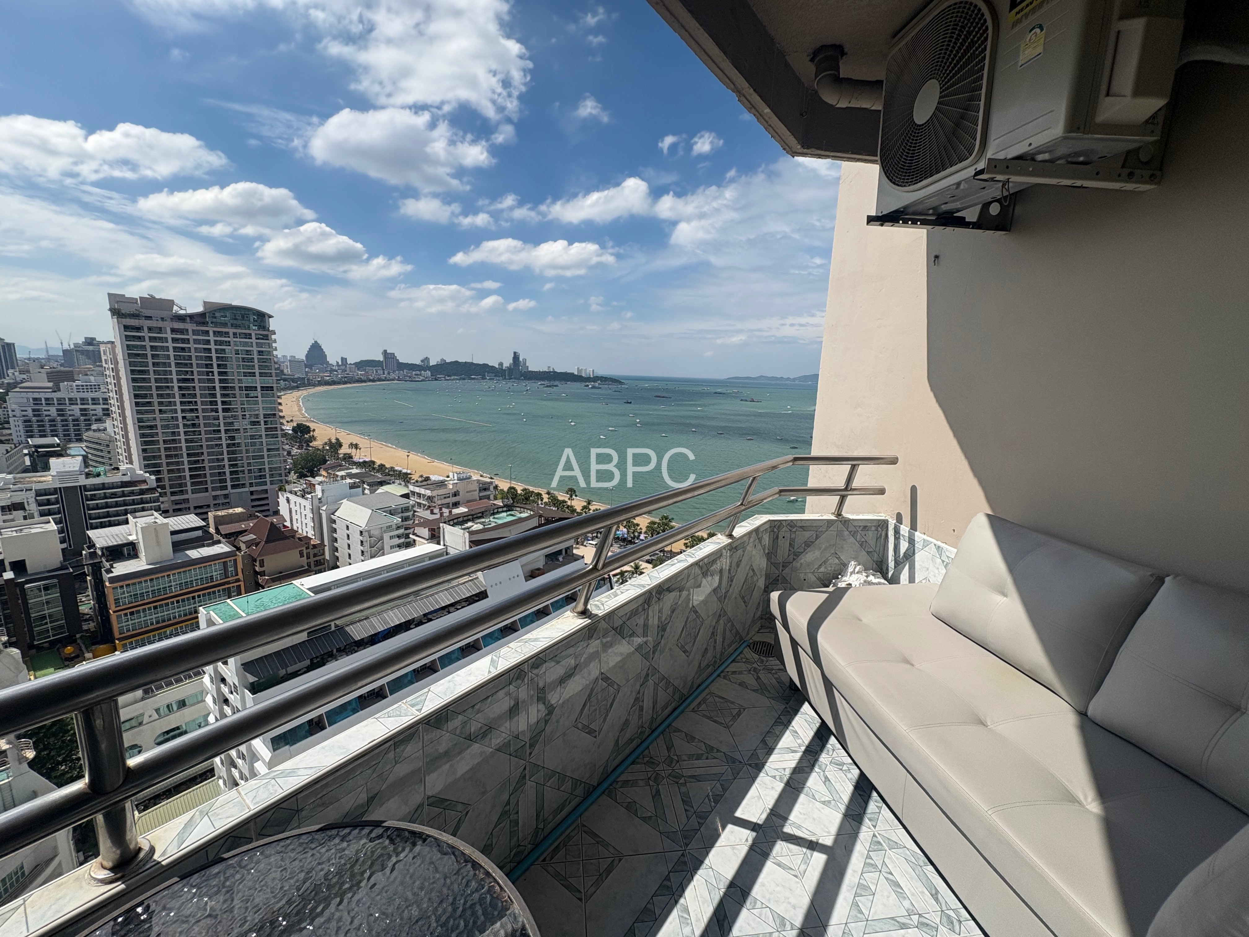 Large Newly Renovated One Bedroom Unit in Popular Markland Condo photo 8