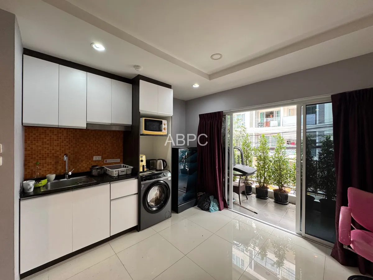 2 Bedroom 1 Bathroom in Pratumnak photo 2