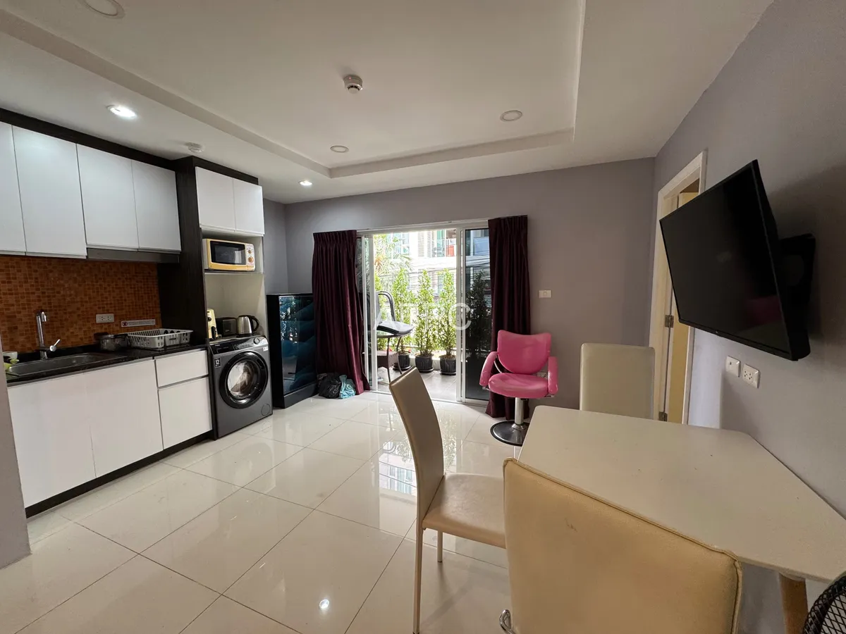 2 Bedroom 1 Bathroom in Pratumnak photo 3