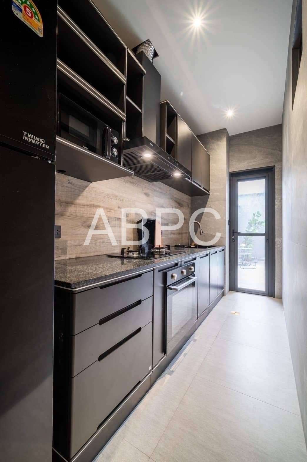Luxury Pool Villa for Rent 4 Bedrooms 4 Bathrooms in East Pattaya photo 4