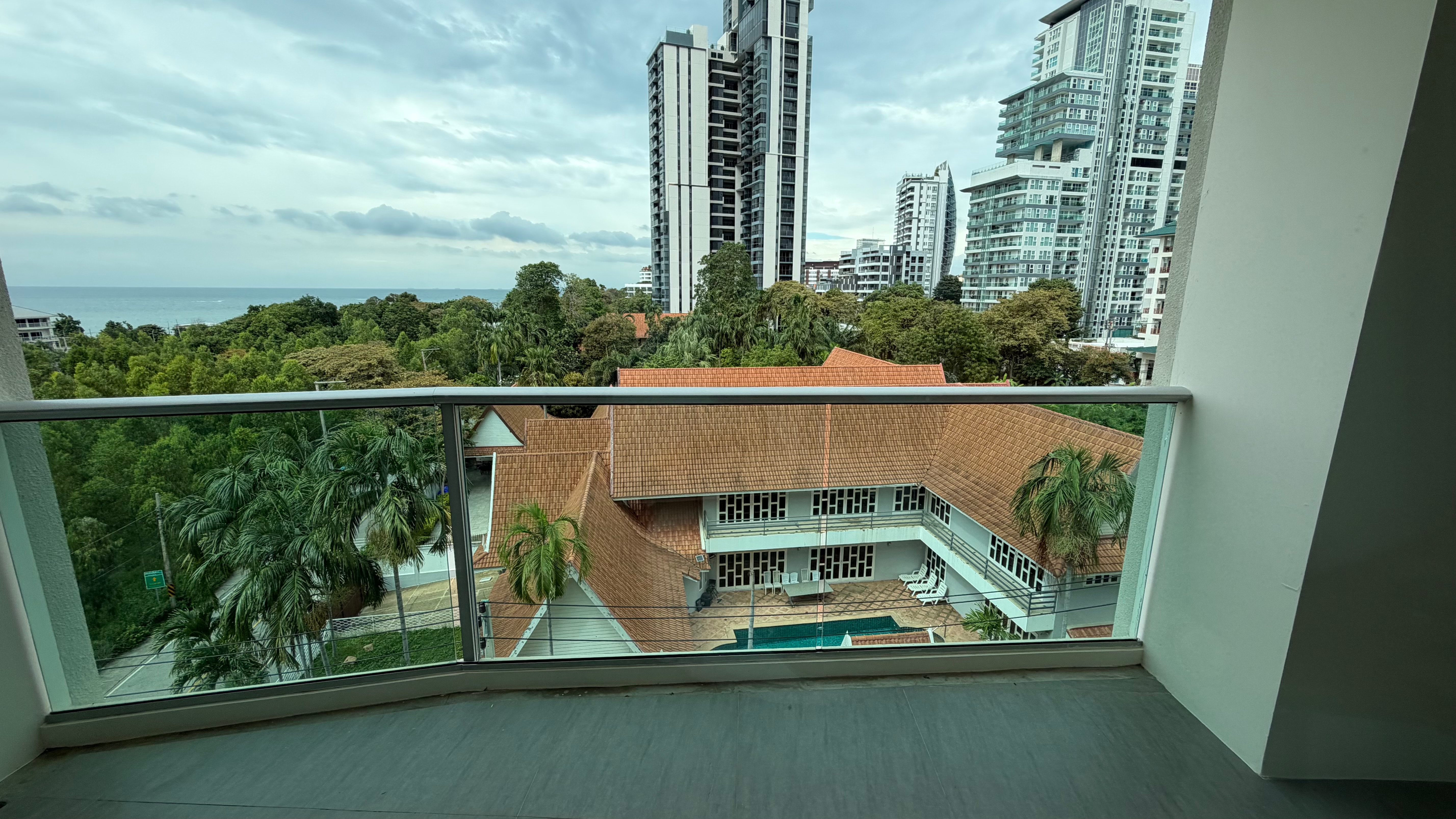 Large 1 Bedroom Condo For Sale In Cosy Beach photo 31
