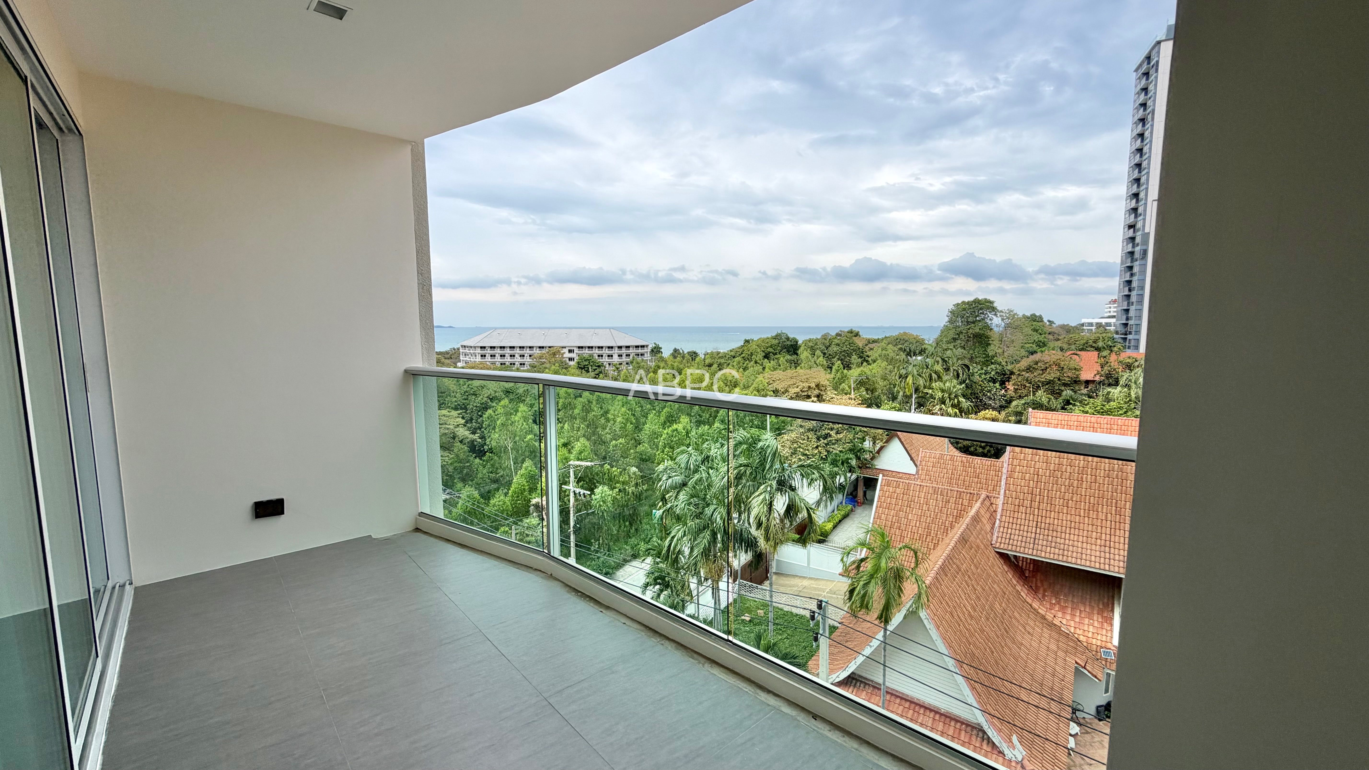 Large 1 Bedroom Condo For Sale In Cosy Beach photo 12
