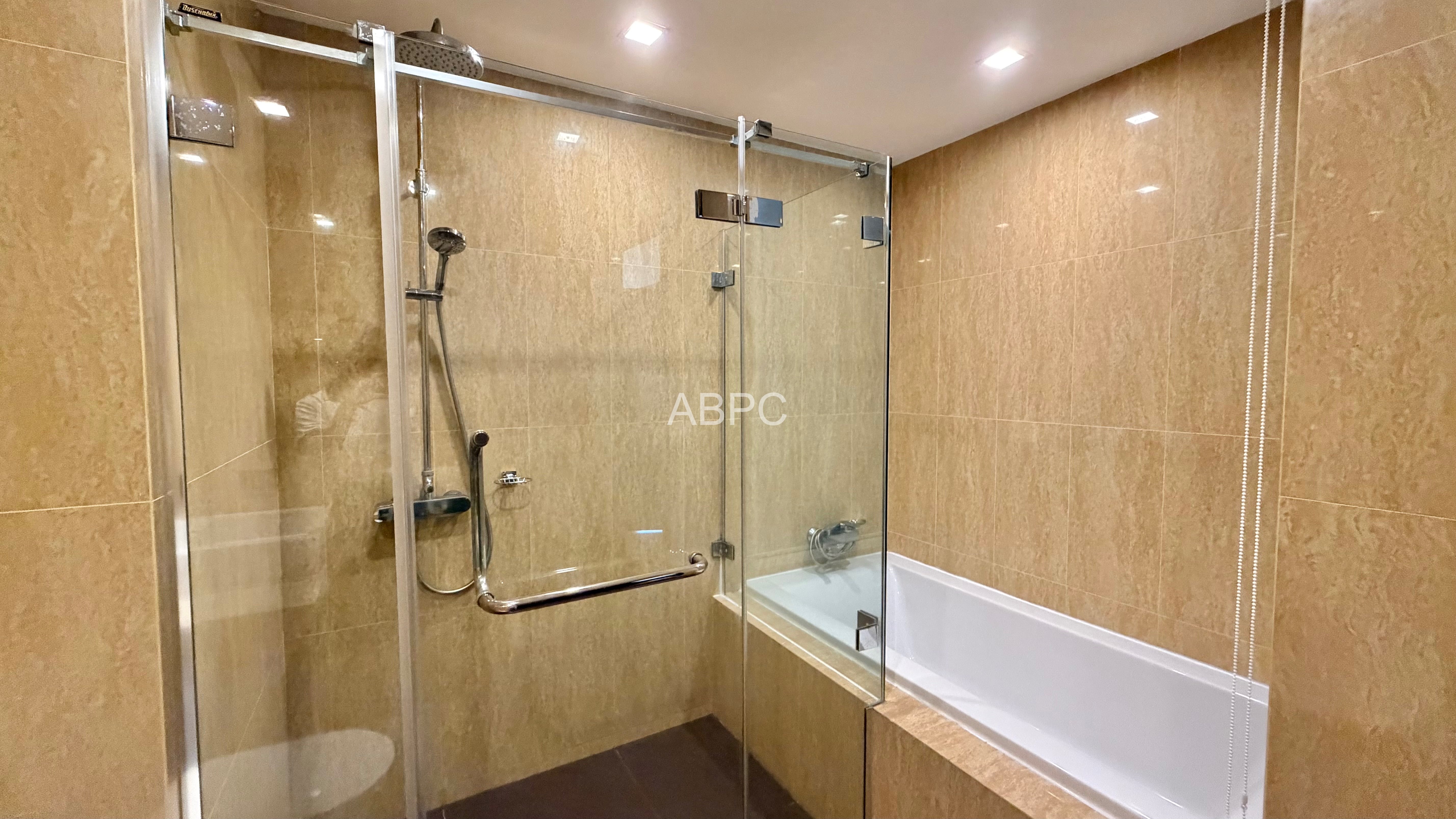 Large 1 Bedroom Condo For Sale In Cosy Beach photo 11