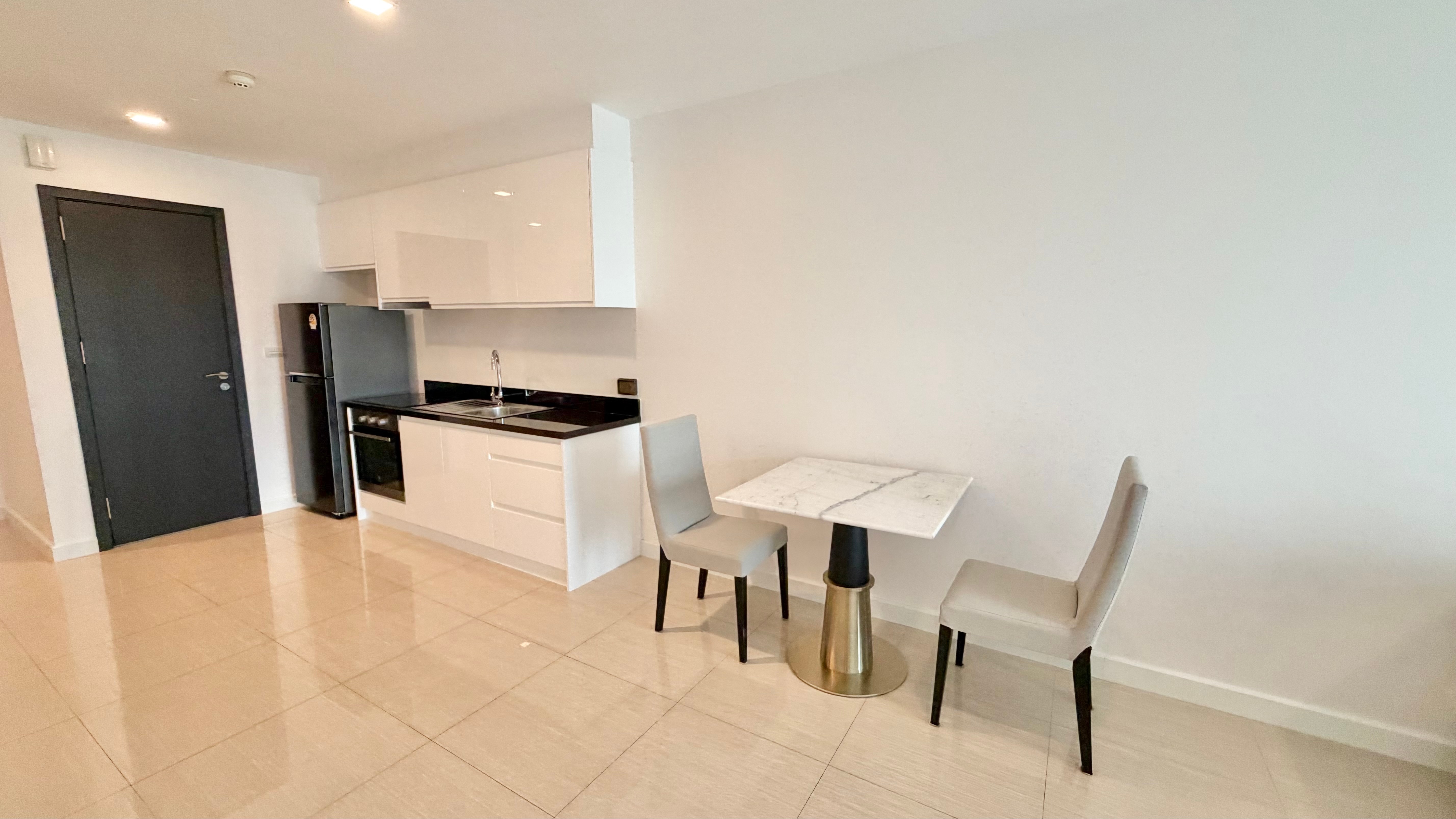 Large 1 Bedroom Condo For Sale In Cosy Beach photo 18