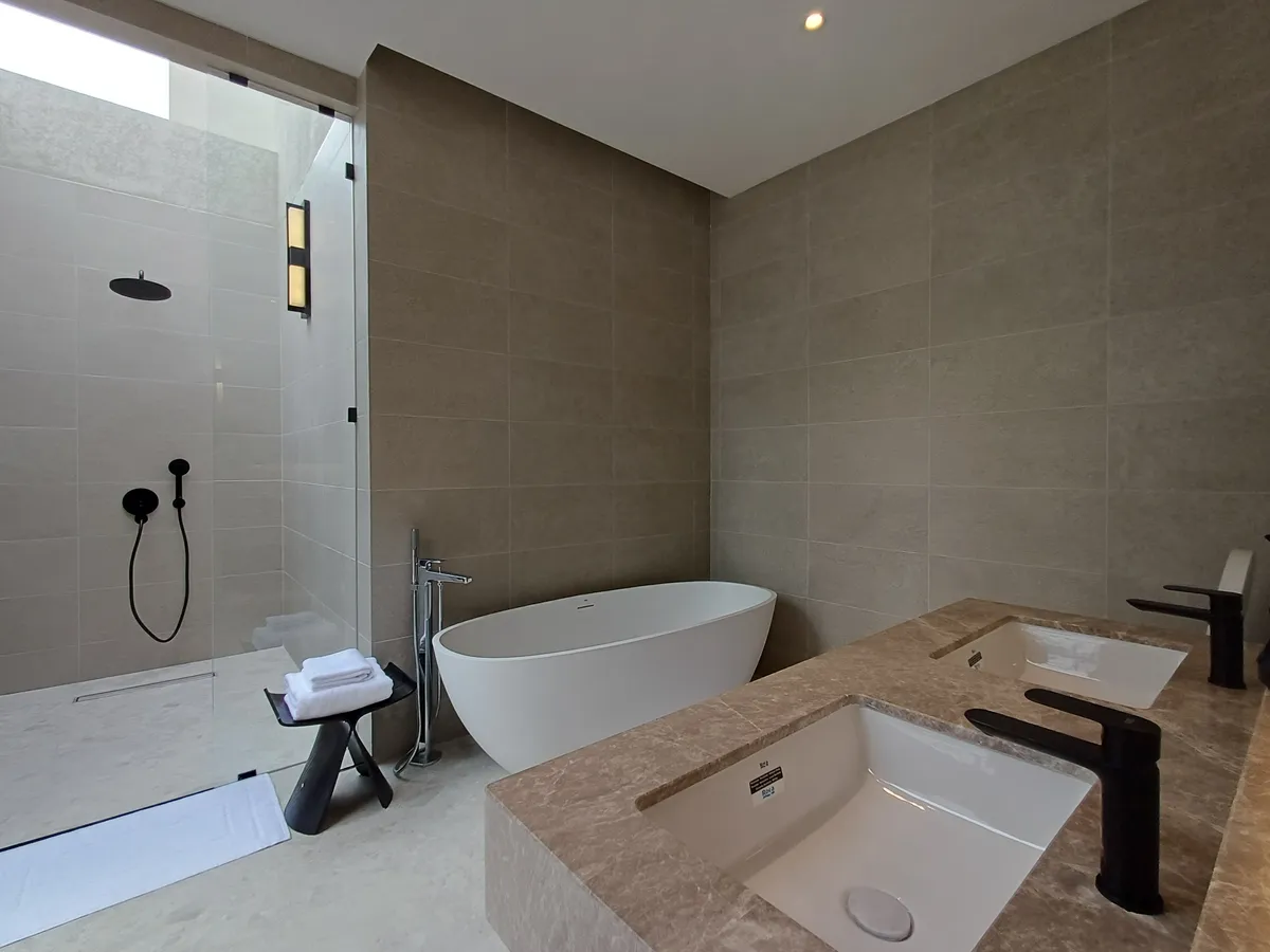 Luxury Pool Villa Resort 8 Villas and 1 Cafe' Restaurant in Wongamat for Sale/Rent photo 9