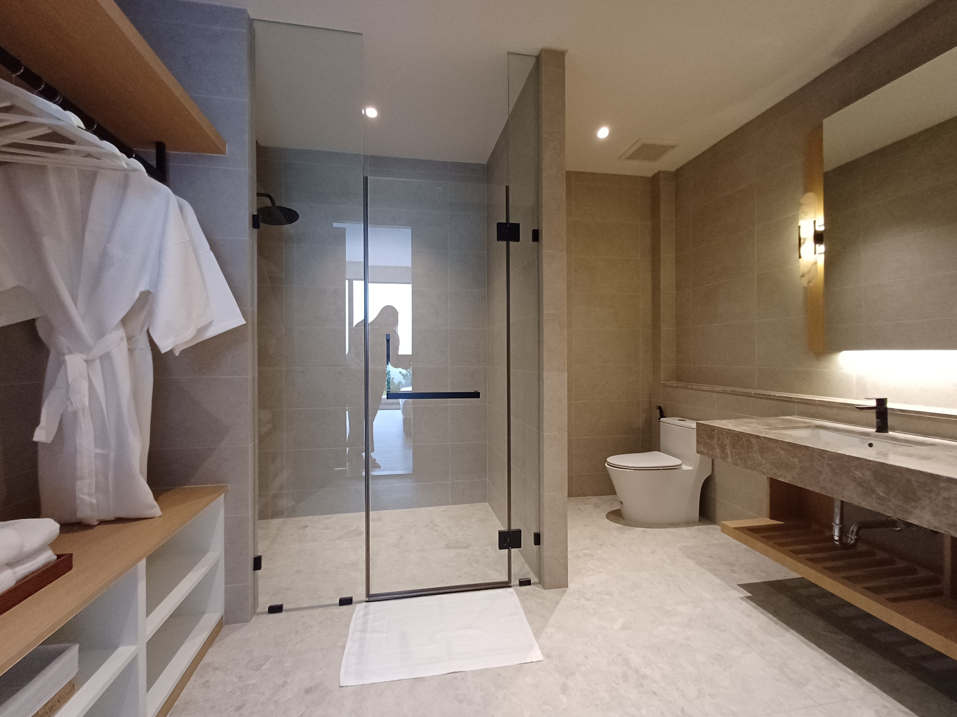 Luxury Pool Villa Resort 8 Villas and 1 Cafe' Restaurant in Wongamat for Sale/Rent photo 16