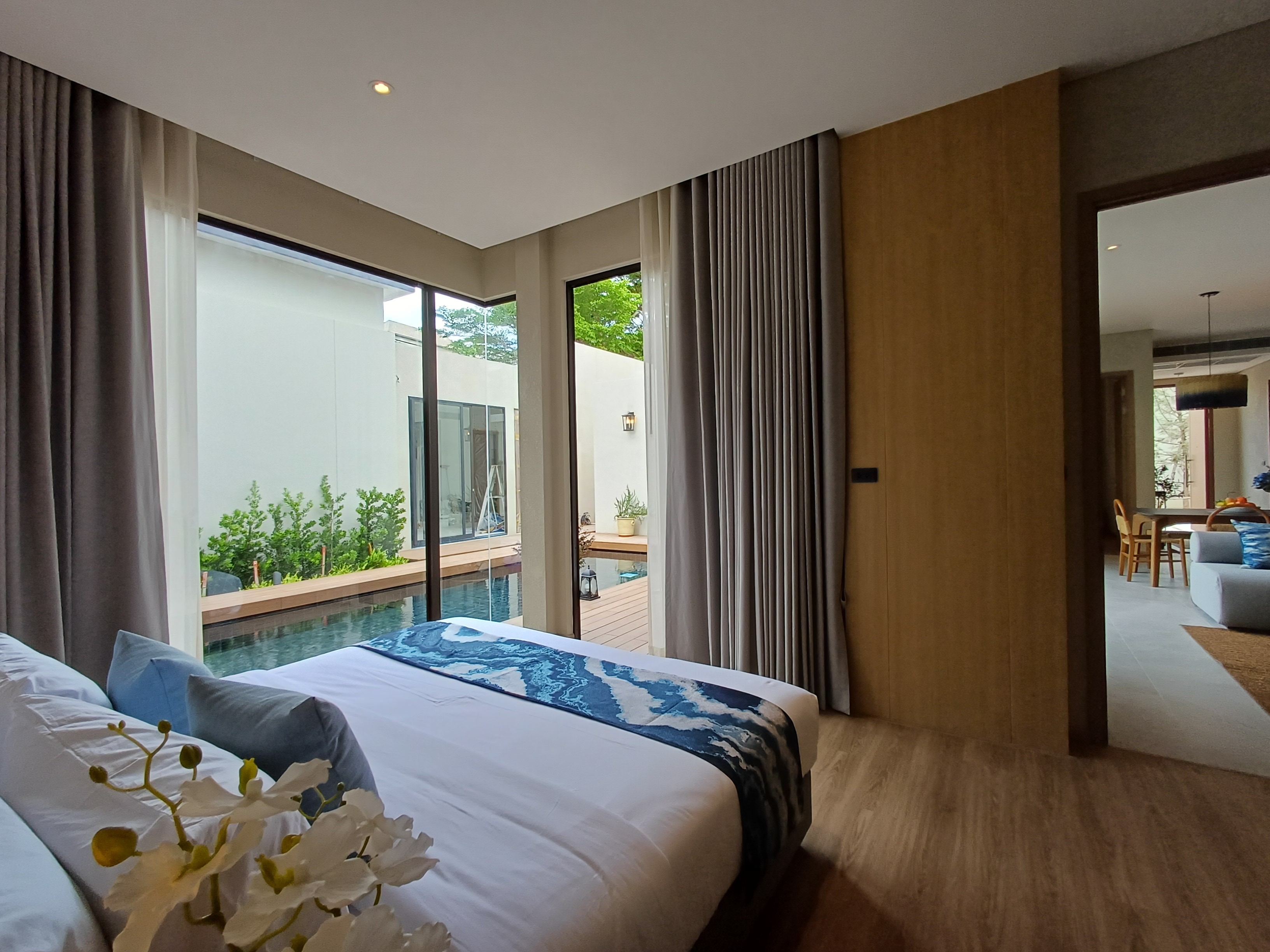 Luxury Pool Villa Resort 8 Villas and 1 Cafe' Restaurant in Wongamat for Sale/Rent photo 12