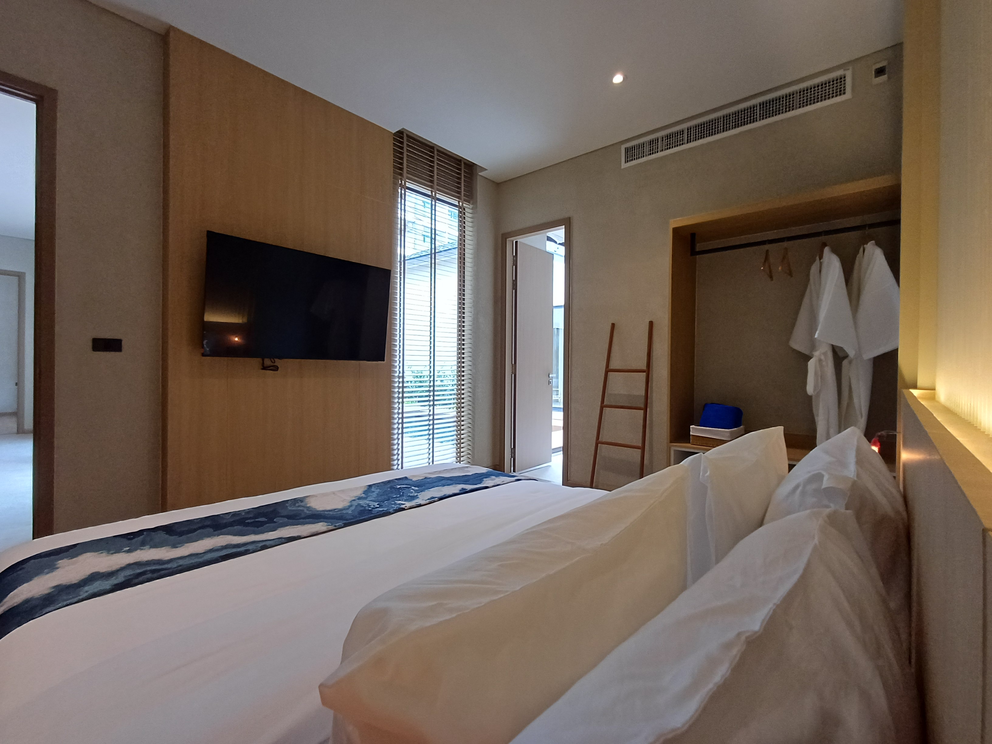 Luxury Pool Villa Resort 8 Villas and 1 Cafe' Restaurant in Wongamat for Sale/Rent photo 11