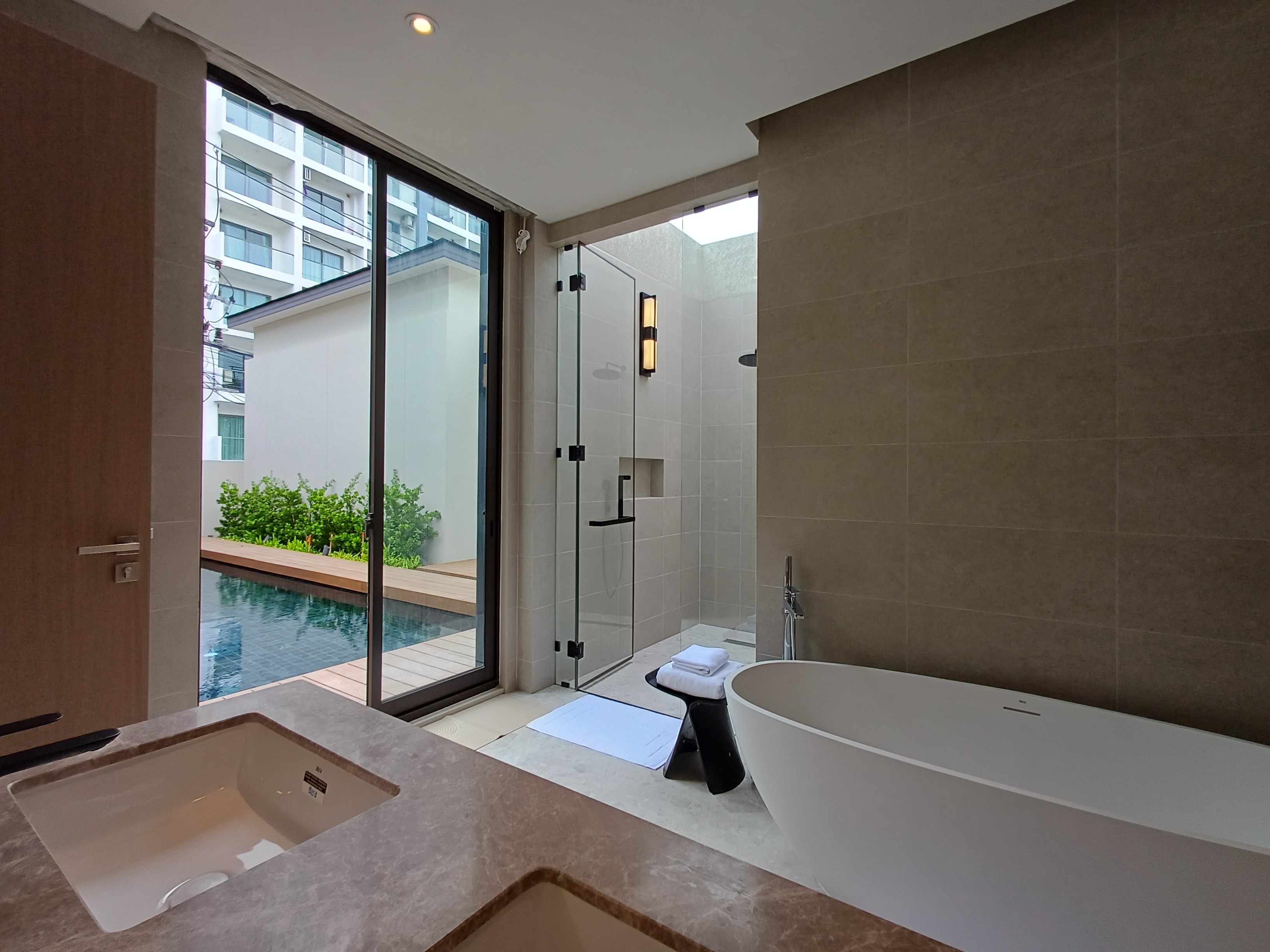 Luxury Pool Villa Resort 8 Villas and 1 Cafe' Restaurant in Wongamat for Sale/Rent photo 13