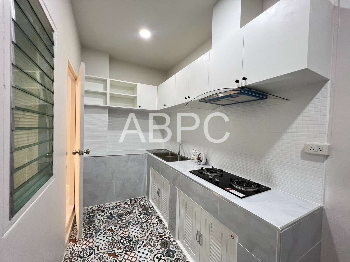 2 Storey Townhouse 2 Bedrooms 2 Bathrooms in East Pattaya photo 14